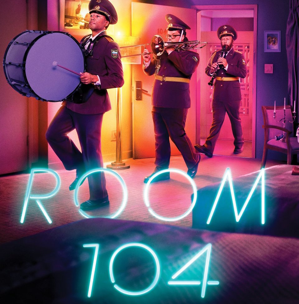 Room 104. Фильм Room 104. Сериал антология комната. 104 Сериал. Комната 104 Постер.